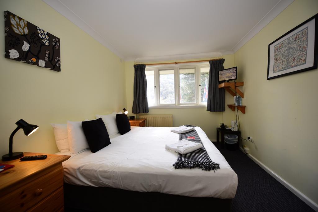 Black Bear Inn Thredbo Exterior photo