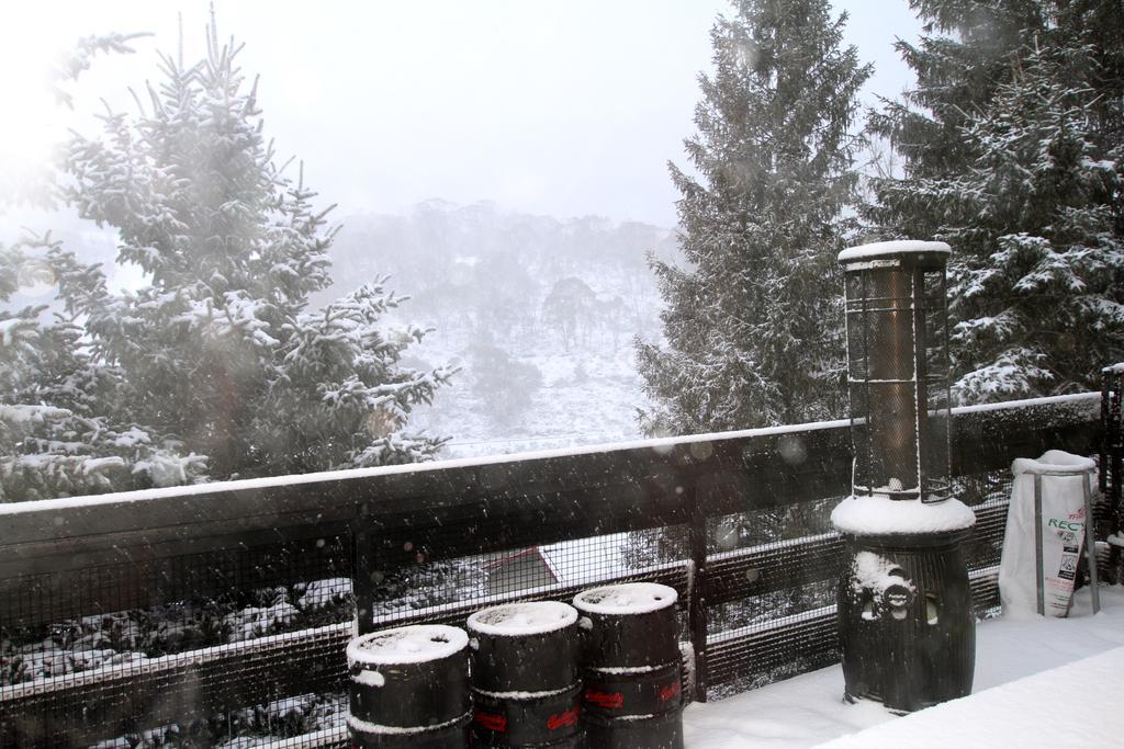 Black Bear Inn Thredbo Exterior photo