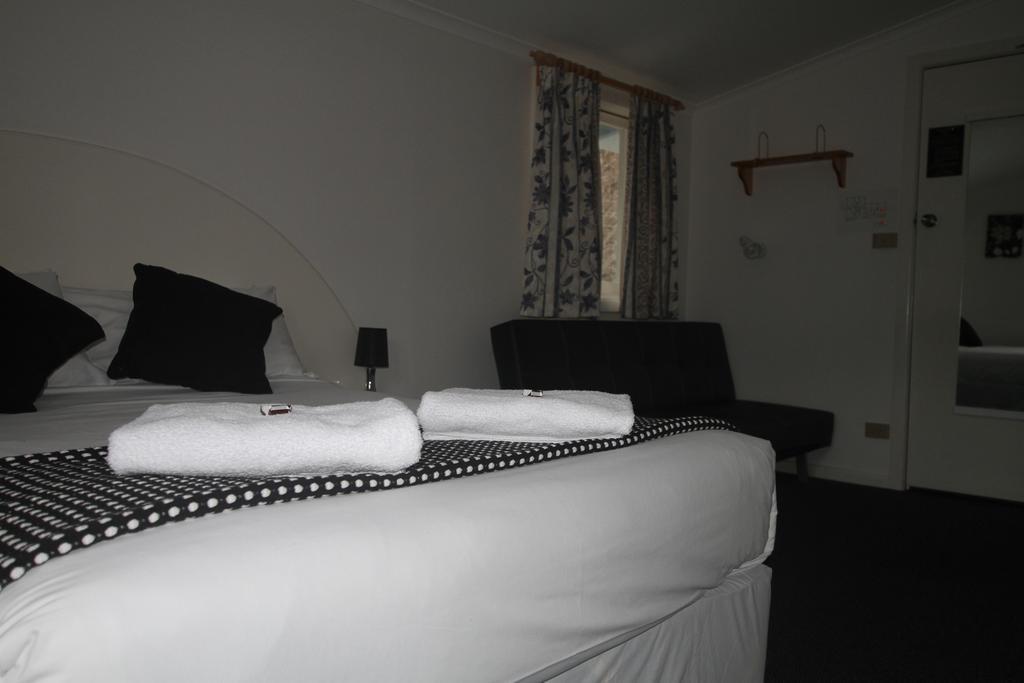 Black Bear Inn Thredbo Exterior photo