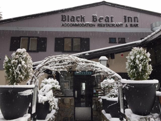 Black Bear Inn Thredbo Exterior photo